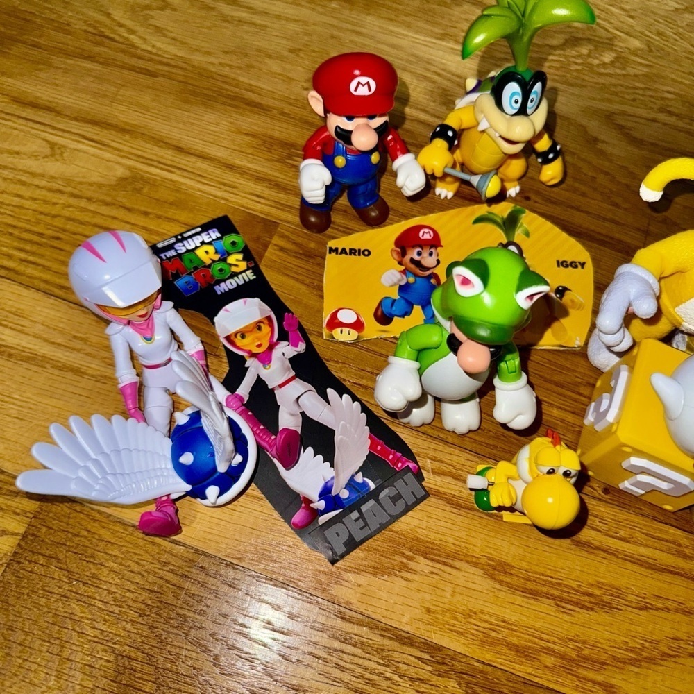 Lot of Super Mario Figures​​​​ - Picture 2 of 8